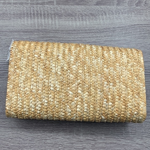 NWT. Art Minds Straw Clutch Size-10” x 6” x 1.75”. - Picture 8 of 8